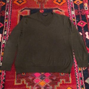 Brooks Brothers supima cotton v-neck sweater/EUC